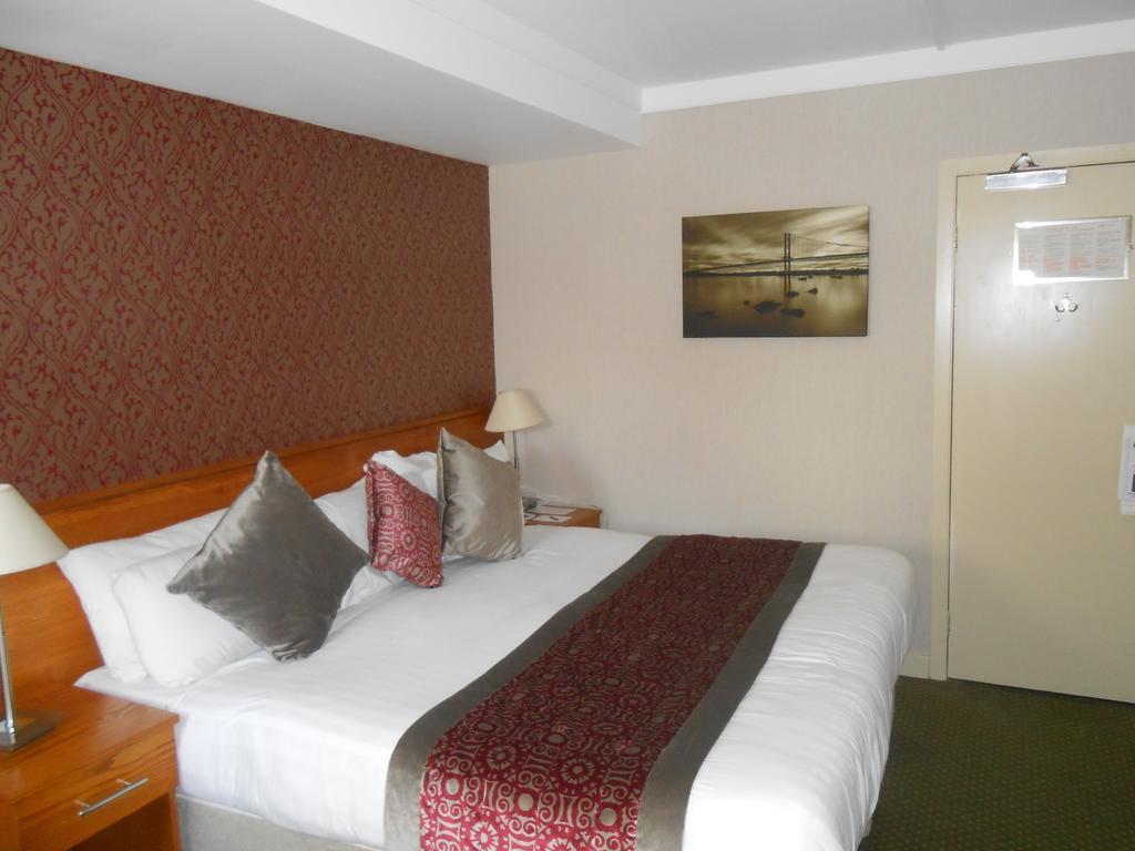 King Malcolm Hotel Dunfermline Exterior foto