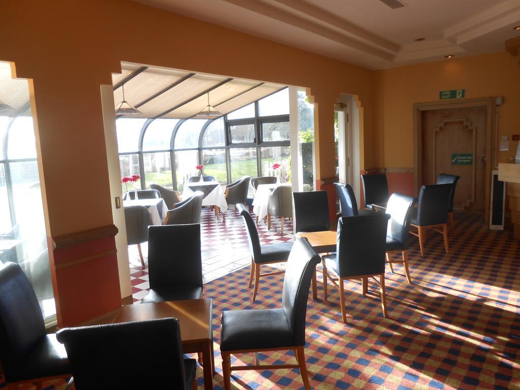 King Malcolm Hotel Dunfermline Exterior foto